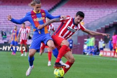 皇家马德里客场连战连捷，皇家社会连败困境对比